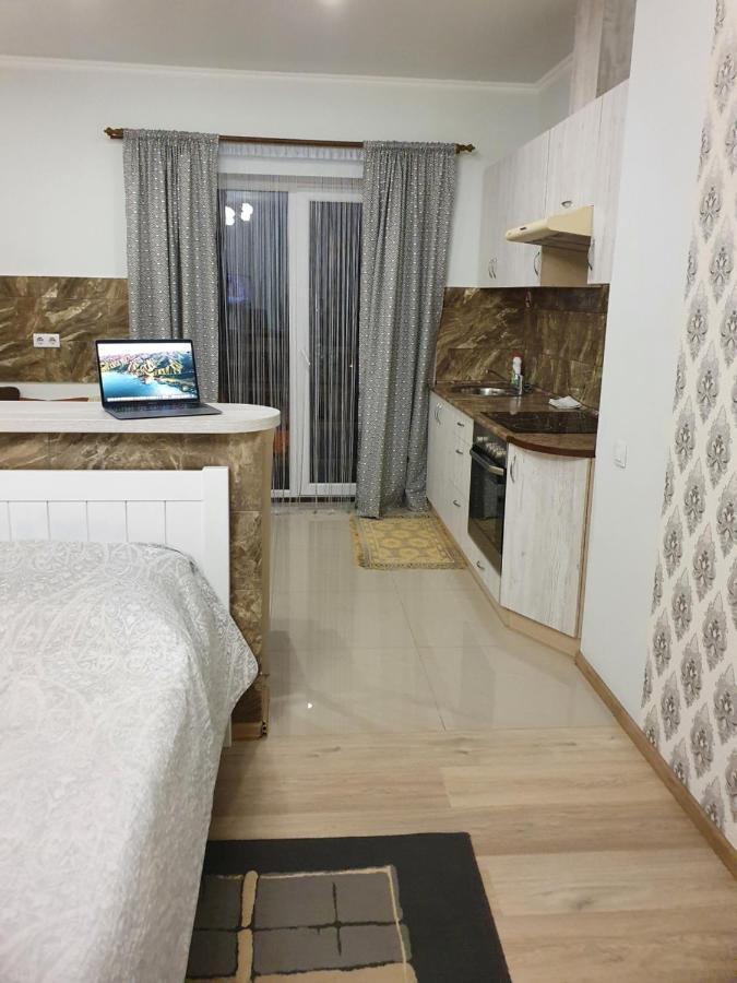 Квартира-Студія Lutsk Ngoại thất bức ảnh